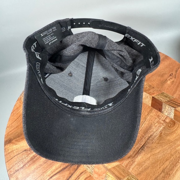 TravisMathew Mens Gray Flexfit Tech Baseball Cap SnapBack - Picture 3 of 4